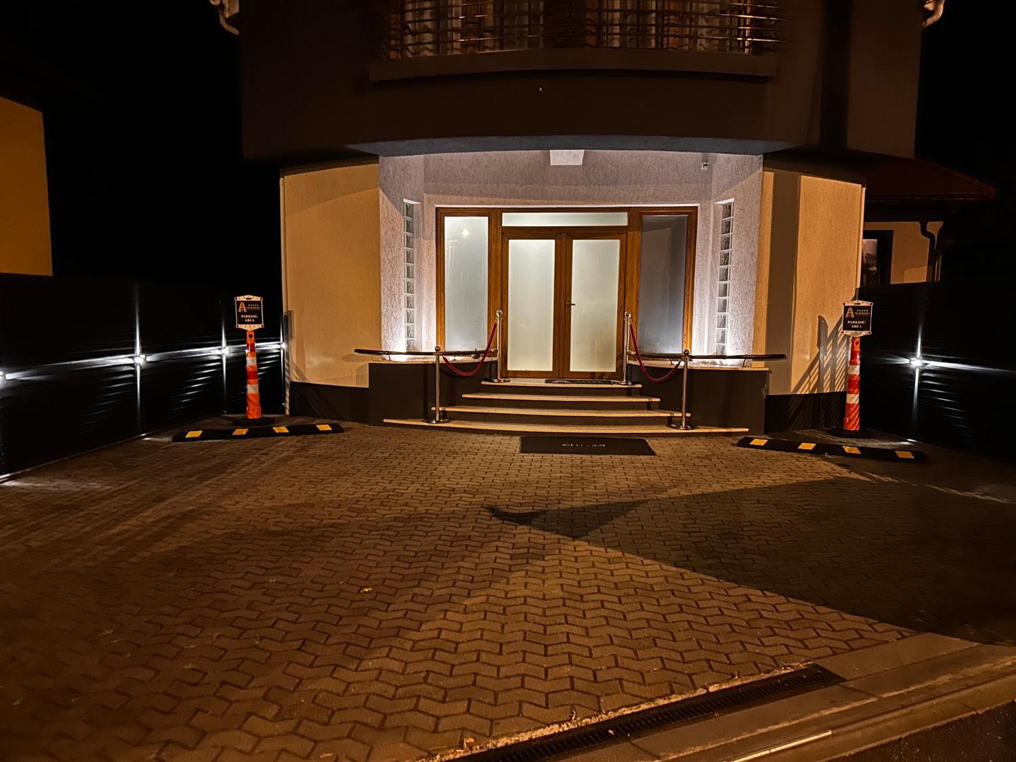 The Residence Central Jacuzzi Boutique (Adults Only) Cluj-Napoca Exterior foto