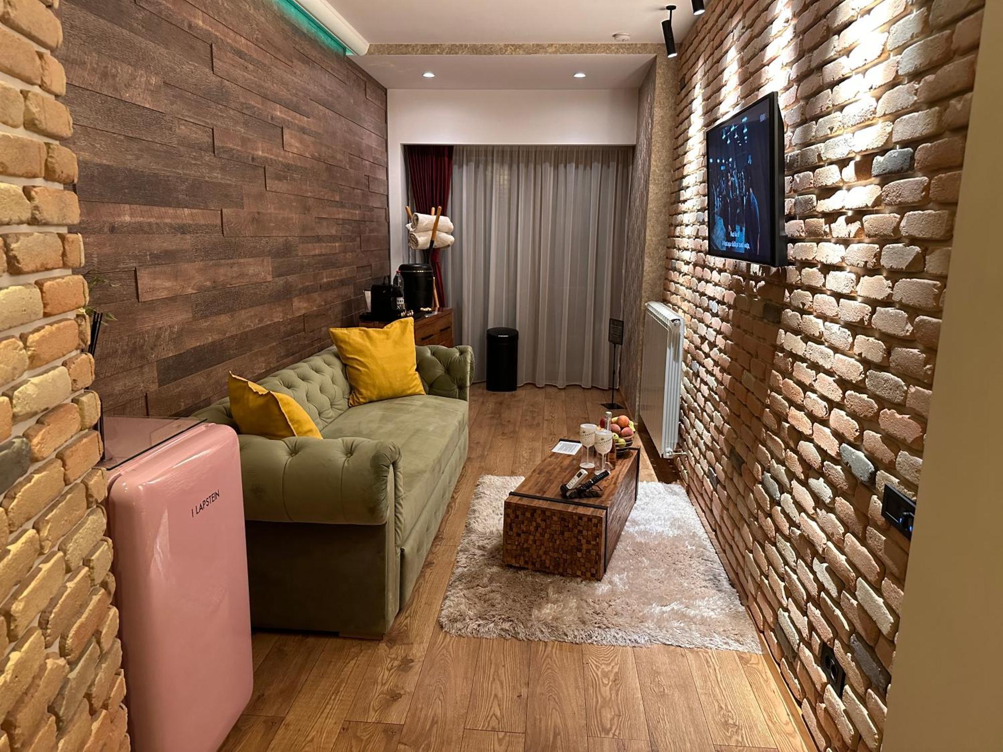 The Residence Central Jacuzzi Boutique (Adults Only) Cluj-Napoca Exterior foto